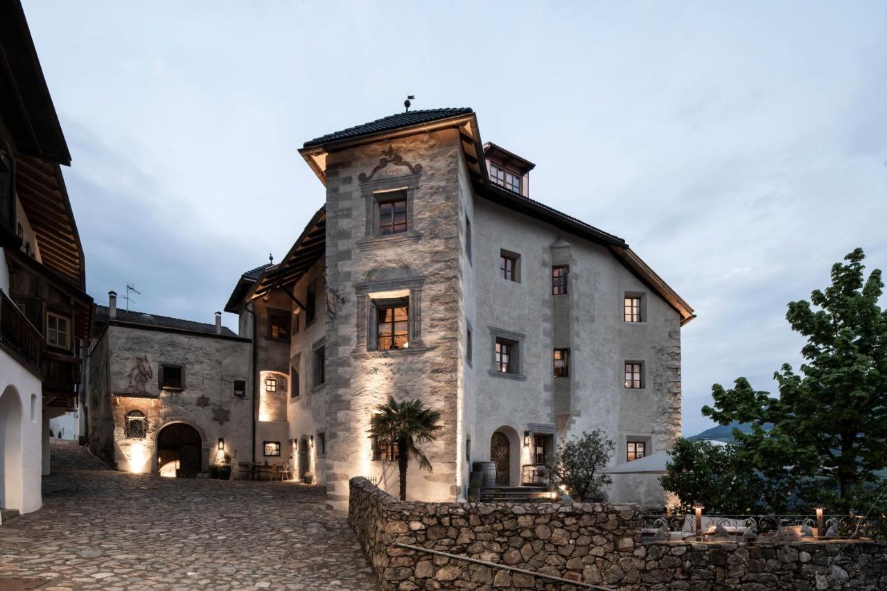Hotel Ansitz Steinbock Villandro Esterno foto