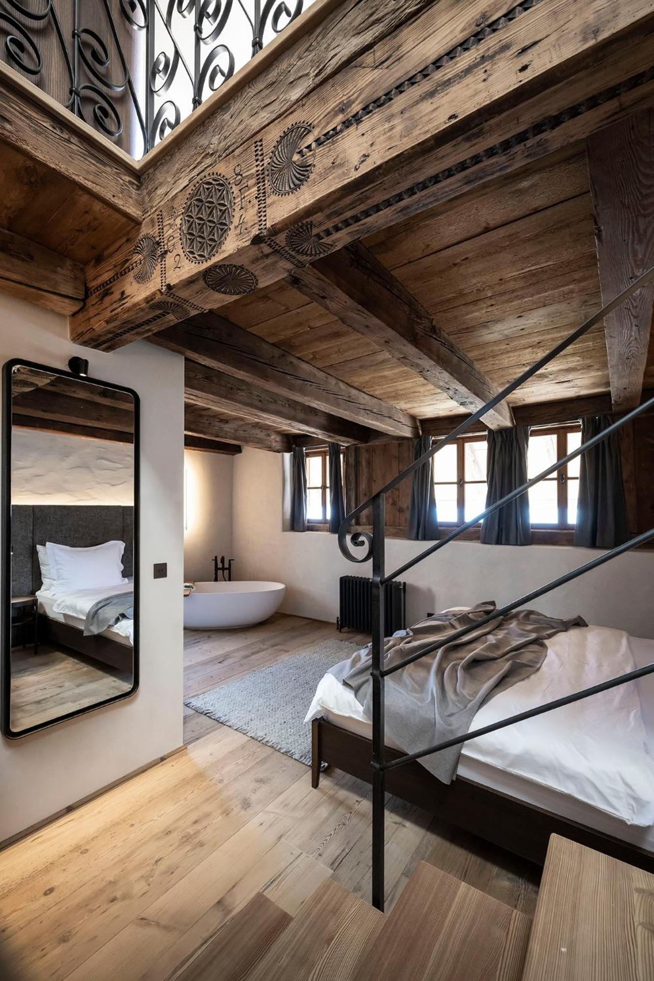 Hotel Ansitz Steinbock Villandro Esterno foto