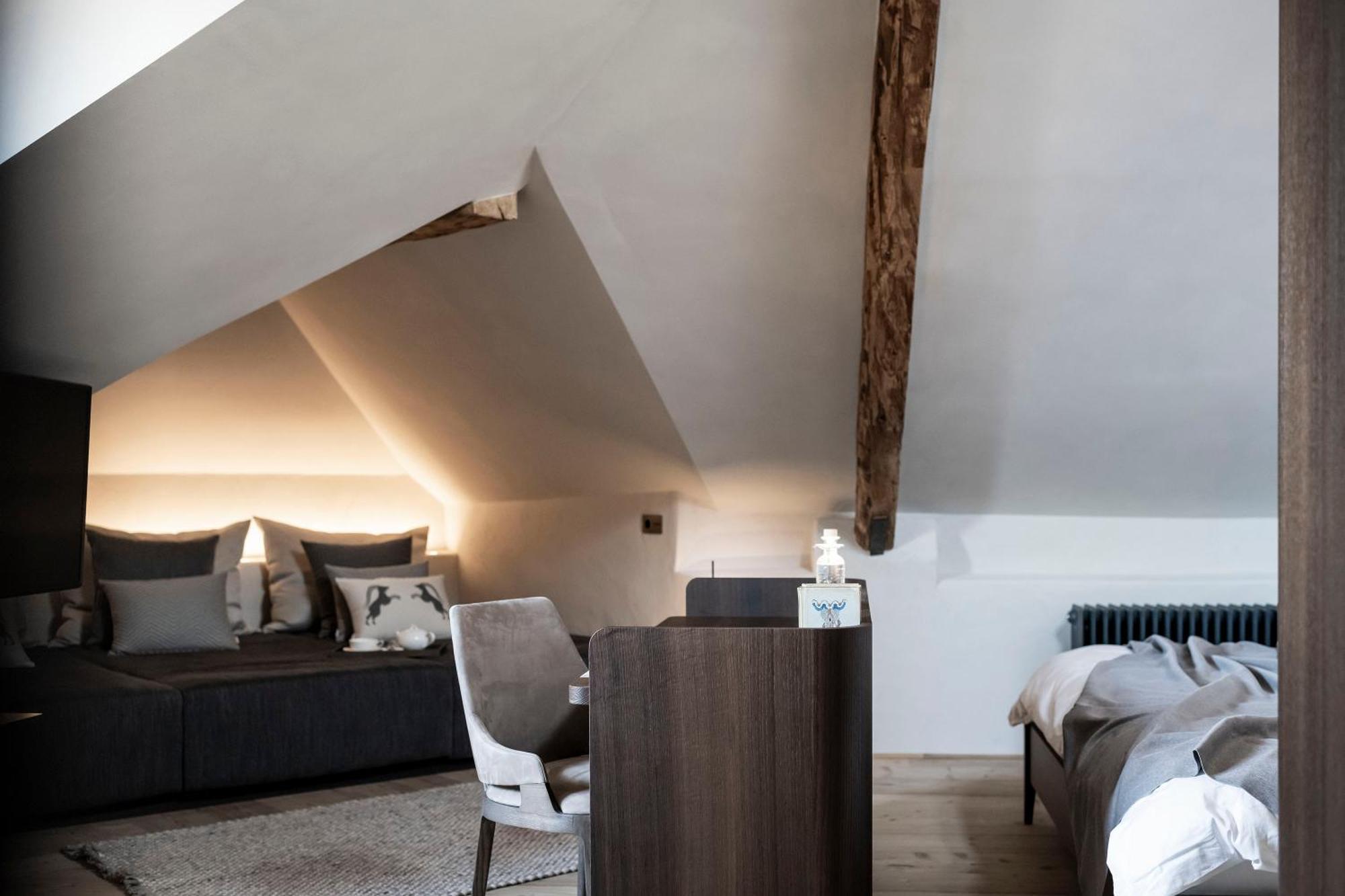 Hotel Ansitz Steinbock Villandro Esterno foto